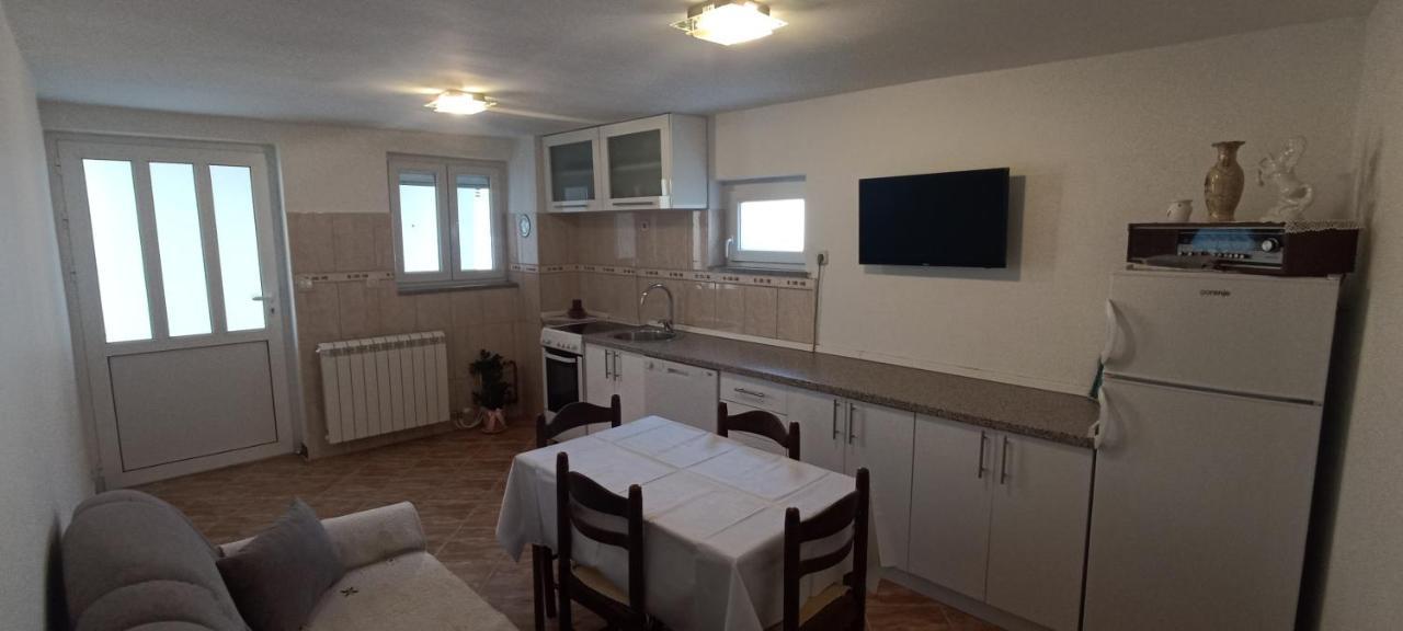 Apartman Vukalovic เทรบินเย ภายนอก รูปภาพ