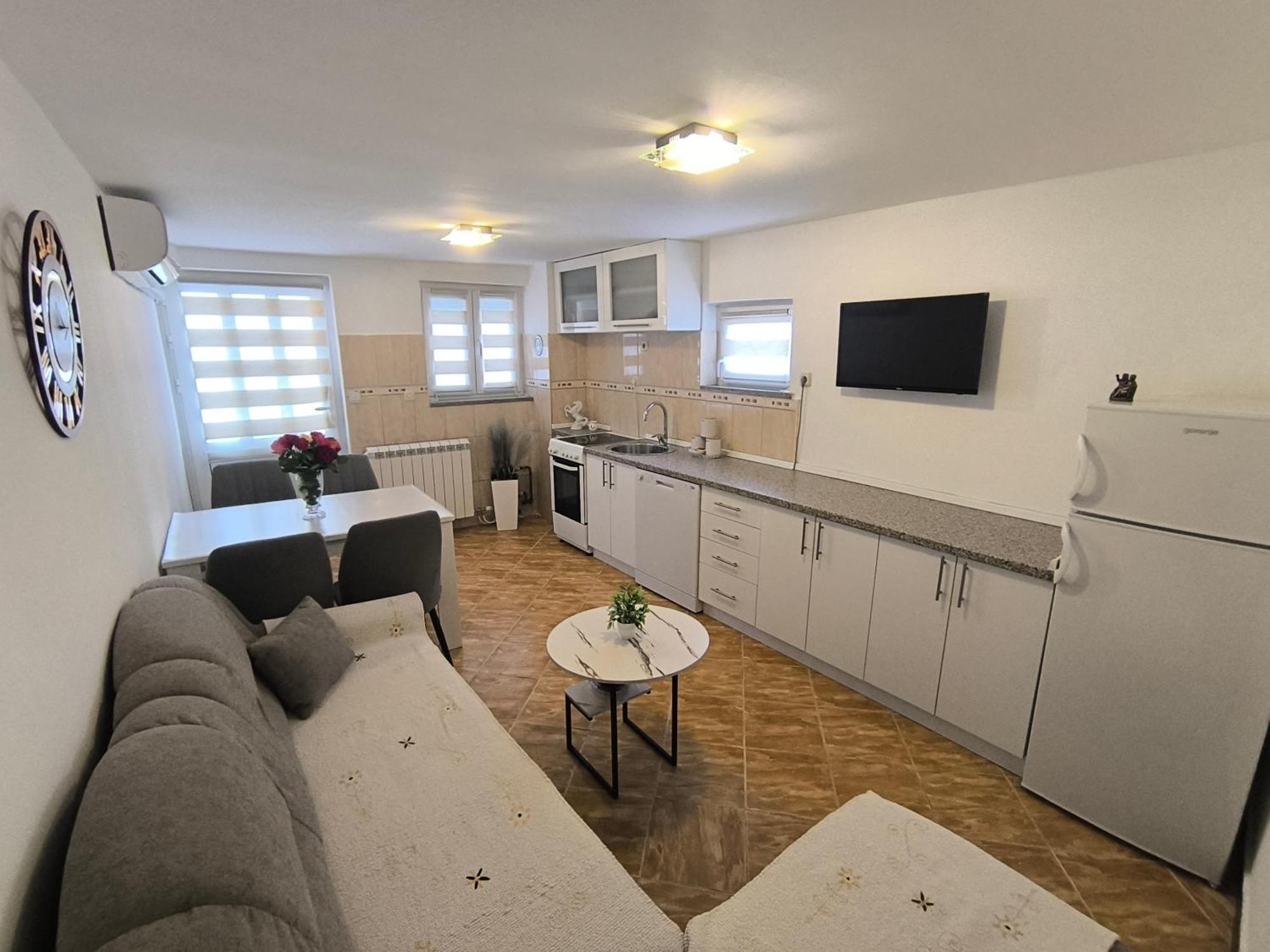 Apartman Vukalovic เทรบินเย ภายนอก รูปภาพ